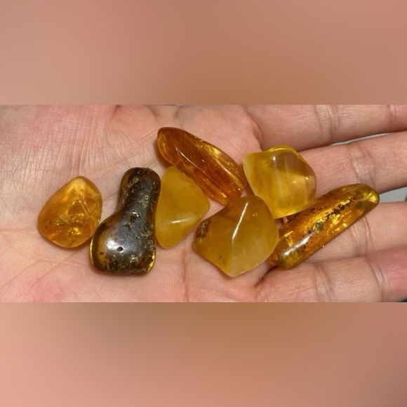 Baltic amber tumble lot - Picture 2 of 2